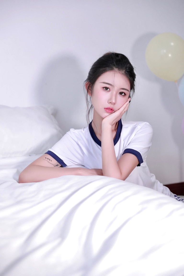 ​盛世美颜Lucky 后入小美女的屁股 235P15V