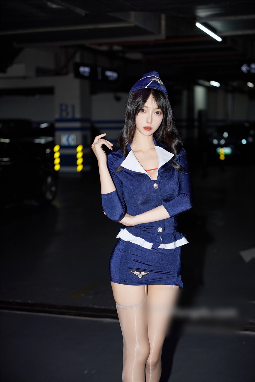 秀人网玥儿玥性感红内内脱内闪现漏奶 93P6V