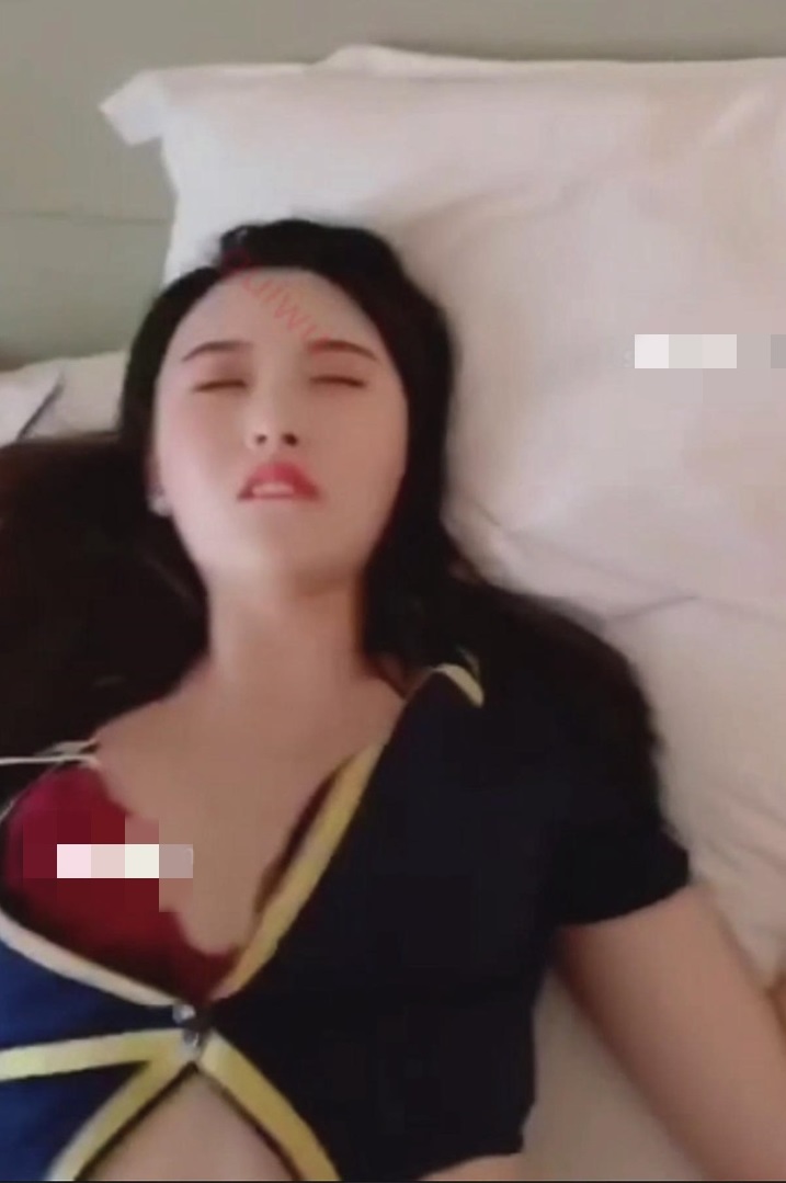 绝版重磅PANS顶级超模狐狸终极大尺度SS视频 1V